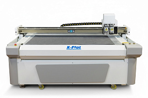 Планшетный режущий плоттер LT-1615F